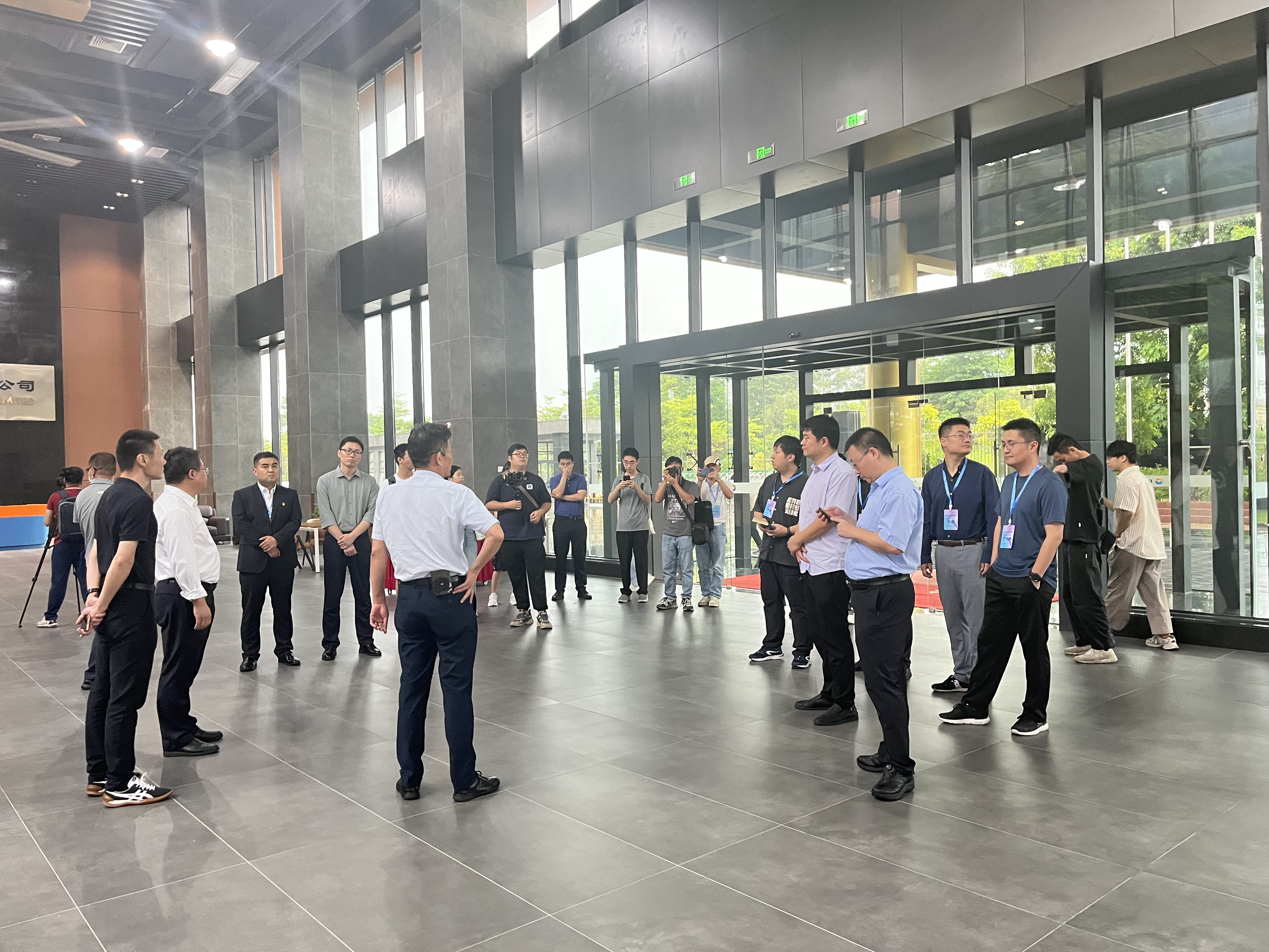 2023“強國青年科學家”代表到中海萬泰進行產(chǎn)業(yè)調(diào)研活動
